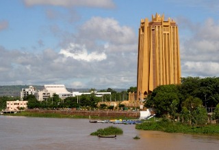 FINACTU se voit confier par le Gouvernement malien l’élaboration de la Stratégie Nationale d’Inclusion Financière (SNIF) du Mali, qui vise, sur un horizon de 5 ans, à faire accéder 75% de la population adulte du pays à une gamme diversifiée de produits et services financiers.